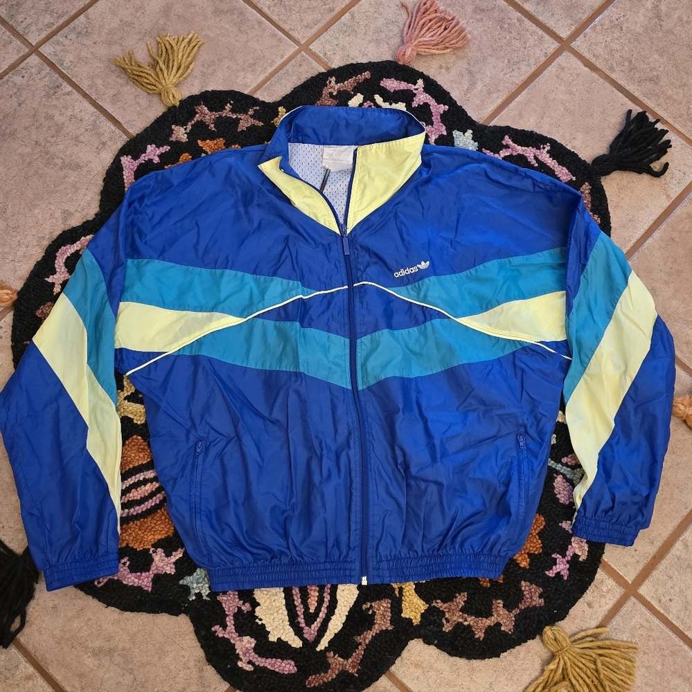 🔥🔥Vintage Adidas Vibrant Blue and Yellow Jacket🔥🔥